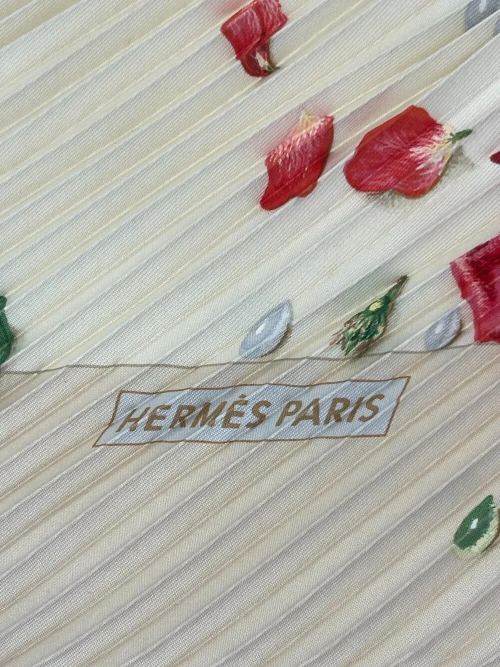 Hermès 100% Silk Plissé Scarf - Preowned - Picture 4 of 8